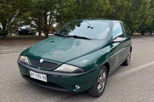 Lancia Y elefantino rosso