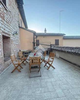 CASA SEMINDIPENDENTE A SPELLO