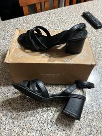 Scarpe “The Divine Factory” nere