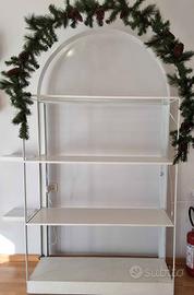 Espositore con rotelle