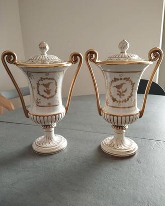 coppia Vasi Urna in porcellana stile Capodimonte