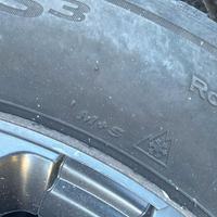 Pneumatici invernali 195/60/16 montati su cerchi