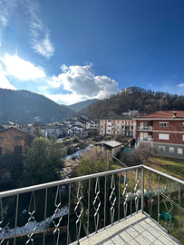 Appartamento panoramico in montagna, centro paese