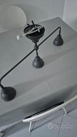 lampadario a sospensione con faretti.