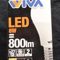Lampada LED 8W=800 lm luce calda attacco e27