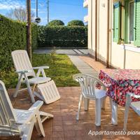 Marina di Massa: Con giardino, a 50 mt dal mare