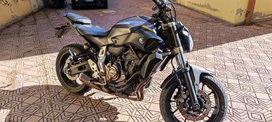 Yamaha MT-07 2014 grigia