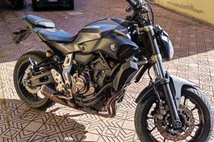 Yamaha MT-07 2014 grigia