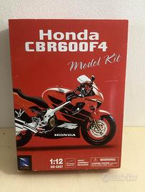 Modellino Honda CBR600F4 scala 1:12