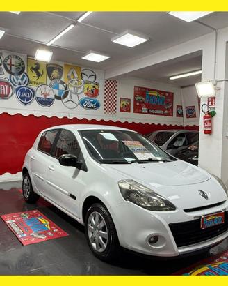Renault Clio 1.2 16V 75cv Luxe - 2011