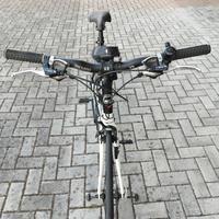 Bici ibrida 