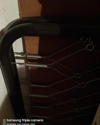 Letti in ferro a rete + 2 materassi