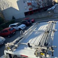 Slitte porta scale idrauliche con base x furgoni