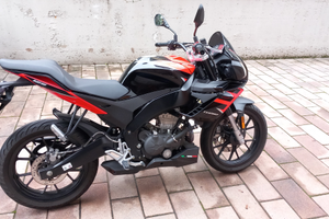 Aprilia Tuono 125