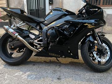 smembro yamaha r1 anno 2003 tutti  i ricambi