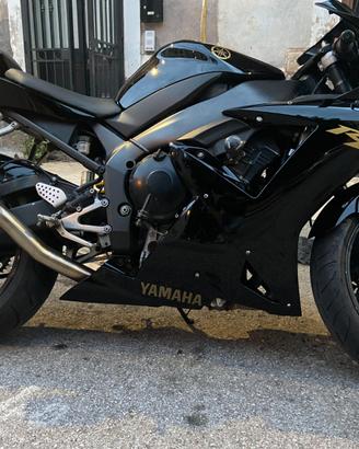 smembro yamaha r1 anno 2003 tutti  i ricambi