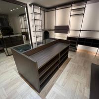 Cabina Armadio  con Isola  e Illuminazione LED