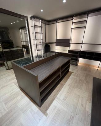 Cabina Armadio  con Isola  e Illuminazione LED