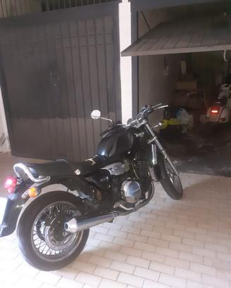 Triumph Legend 900
