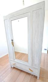 Armadio in legno massiccio