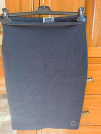 Elegante Gonna longuette nera in pura lana vergine