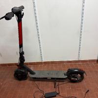 Monopattino elettrico pieghevole