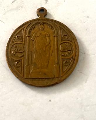 una medaglia devozionale religiosa