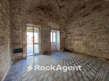 FABBRICATO RESIDENZIALE A RUSTICO IN CORSO DI COMP