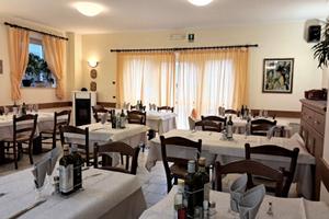 Pontebba cessione attività 20 vani 500 Mq