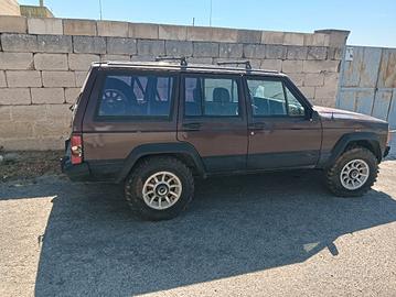 jeep Cherokee 