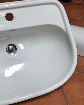 Lavandino a colonna in IDEAL STANDA