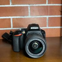 Nikon D5600 Reflex + accessori