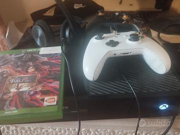 Xbox One più 2 joystick 