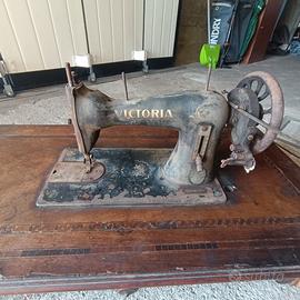 macchina da cucire antica 