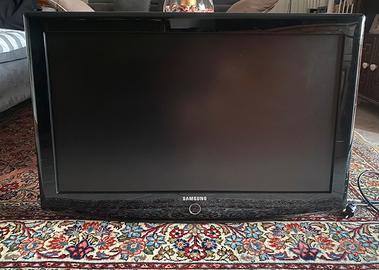Tv 32’’ Samsung + Decoder DVB-T2 + supporti inclus