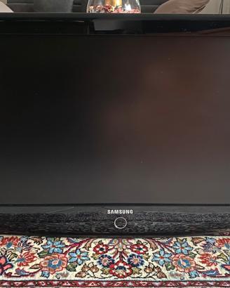 Tv 32’’ Samsung + Decoder DVB-T2 + supporti inclus
