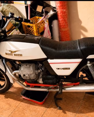 MOTO GUZZI v35 Imola