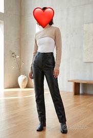 Pantaloni in pelle nera vintage