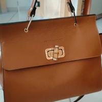 Borsa a mano in vera pelle, color cammello 