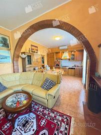 Appartamento di 95 m² con 4 locali e box auto a Ca