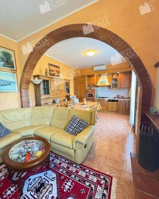 Appartamento di 95 m² con 4 locali e box auto a Ca