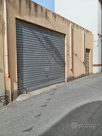 Garage 80 mq , possibilità di edificare sopra .