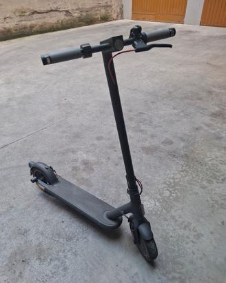 monopattino xiaomi  pro 4 
