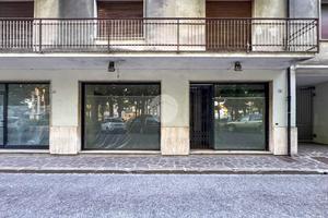 NEGOZIO A CASTEL GOFFREDO