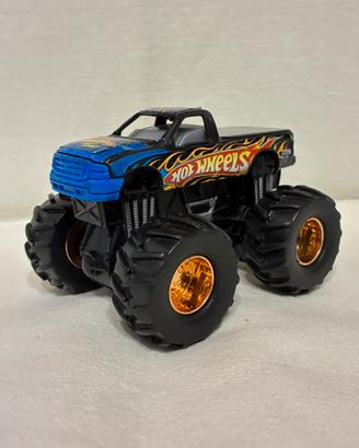 Hot Wheels 2005 Moster Truck J3179 scala 1:64