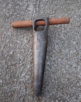  Antico utensile per botti