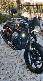 Moto Guzzi V7 - 2023