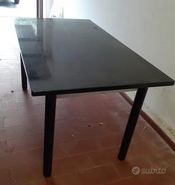 Tavolo in marmo nero