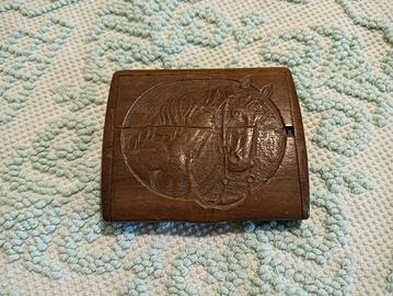 Tabacchiera in legno. Pezzo unico