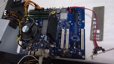 Scheda madre Intel E210882 con processore Intel